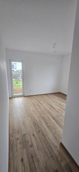 Casă cu 4 camere cu Teren 506 Mp în Tunari
