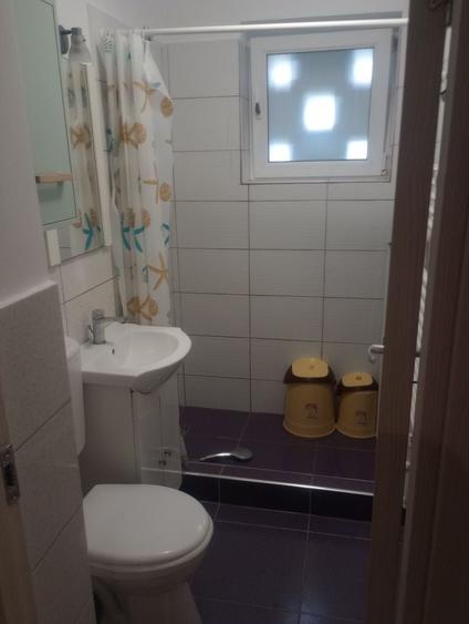 Apartament cu 3 camere decomandat în Ceardac