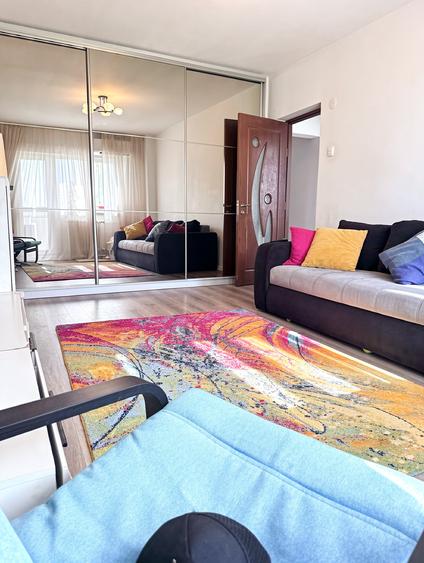 Apartament cu 3 camere decomandat în Drumul Taberei