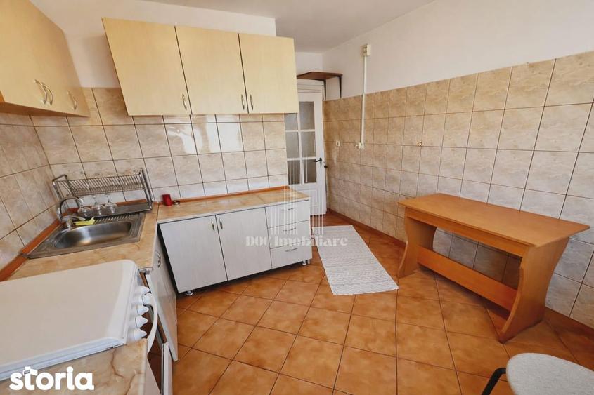 Apartament cu 3 camere decomandat, mobilat în Tineretului
