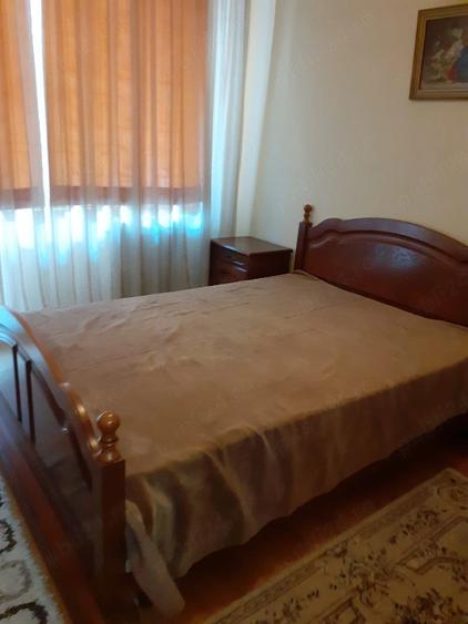 Apartament cu 3 camere semidecomandat în Politehnica