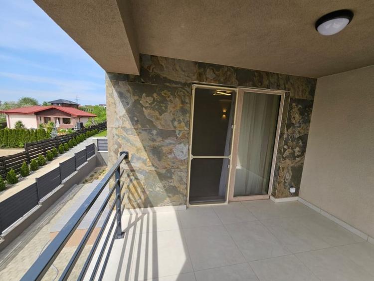 Duplex cu 4 camere cu Canalizare în Bucium