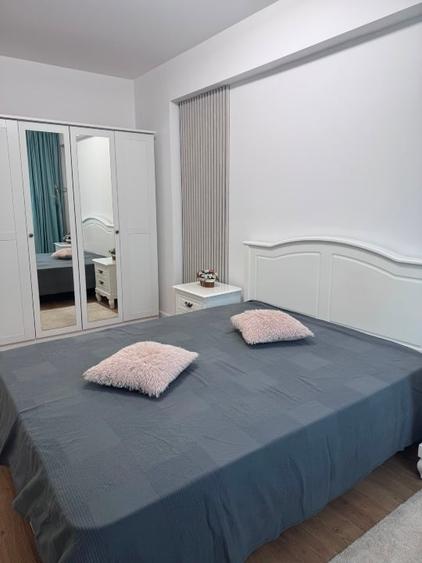 Apartament cu 2 camere semidecomandat, mobilat în Central