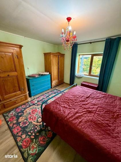 Casă cu 4 camere cu Teren 1620 Mp în Sârbi