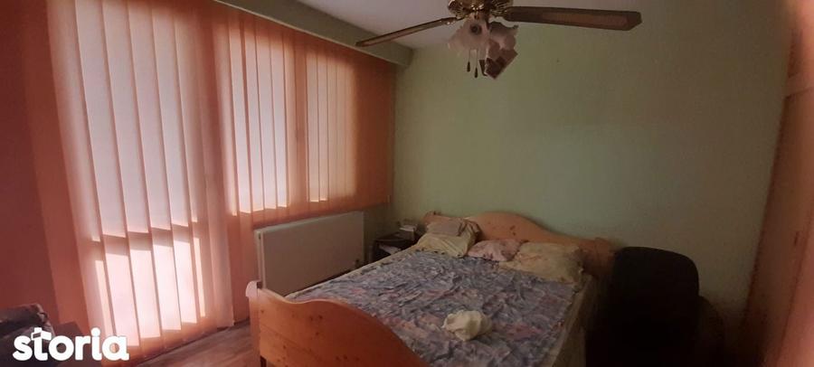 Apartament cu 3 camere decomandat în Drumul Taberei — fotografia 1