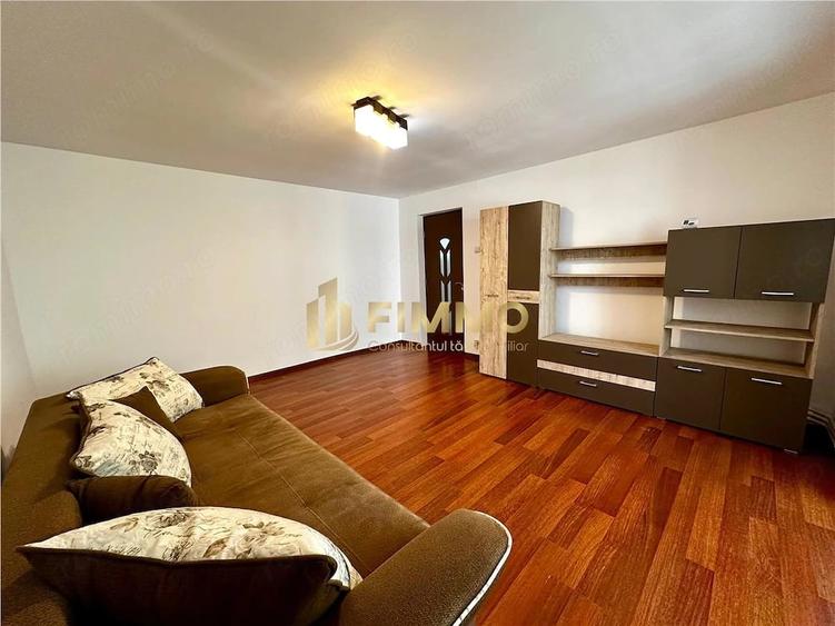 Apartament cu 3 camere decomandat în Poieni-Suceava