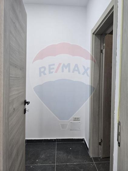 Spațiu comercial, de 400 mp, în Vitan