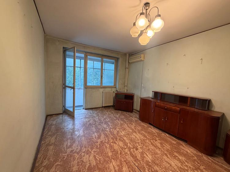 Apartament cu 3 camere decomandat în Tineretului