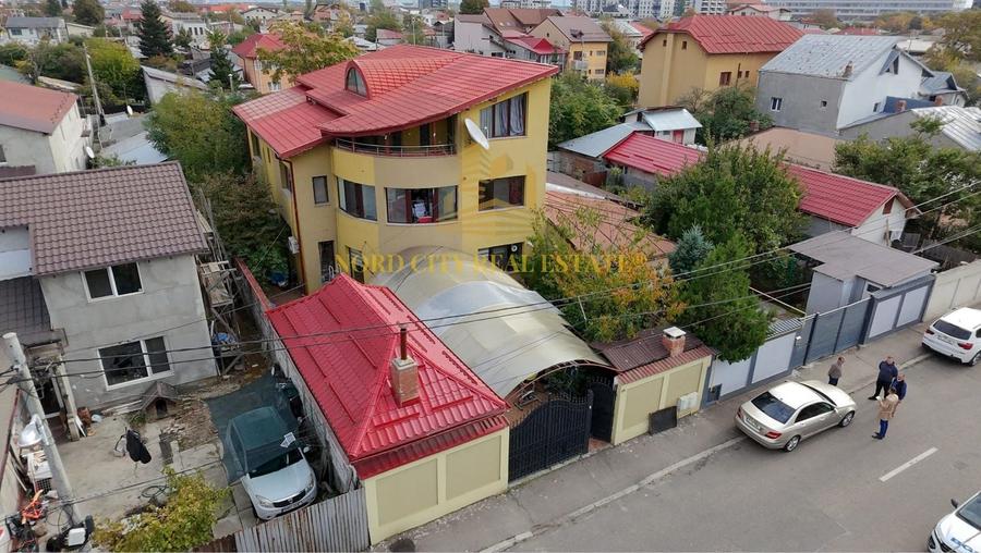 Casă individuală cu 7 camere cu Canalizare în Colentina
