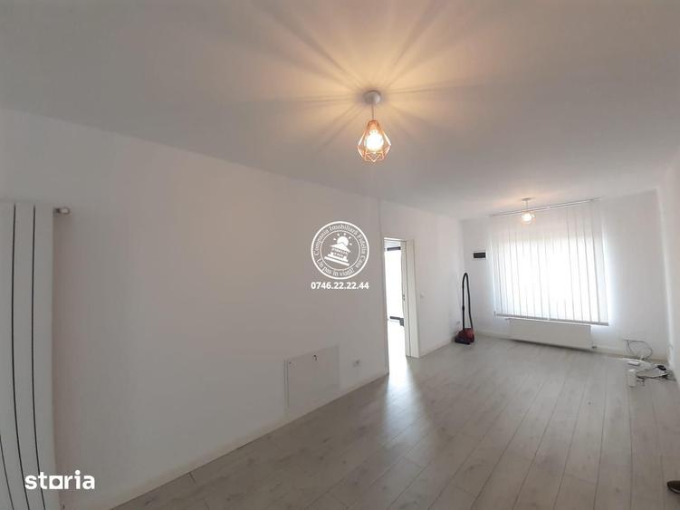 Casă cu 5 camere cu Teren 400 Mp în Lețcani