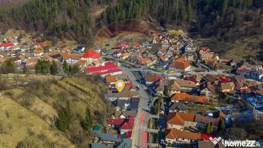 Casă cu 4 camere cu Teren 443 Mp în Poiana Mărului