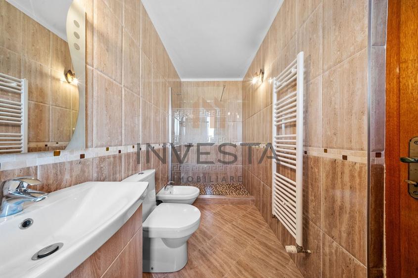 Casă individuală cu 7 camere cu Canalizare în Mănăștur