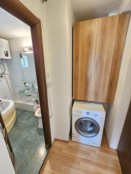 Apartament cu 3 camere semidecomandat, mobilat în Iancului