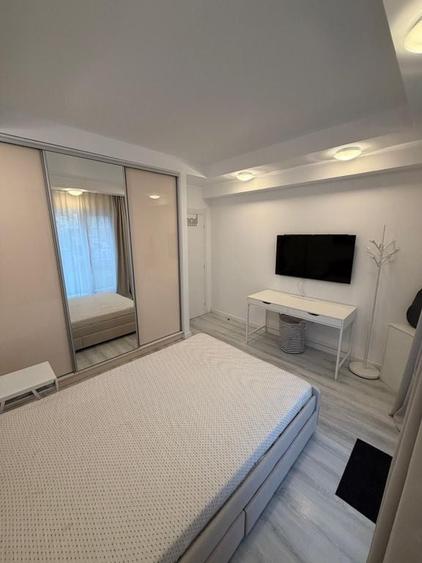 Apartament cu 3 camere semidecomandat în Ștefăneștii de Jos