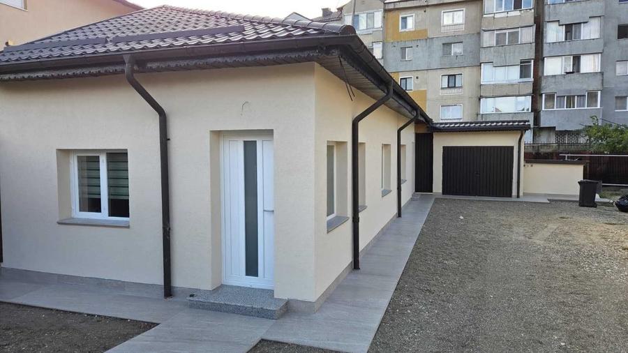 Spațiu comercial, de 400 mp, în Central