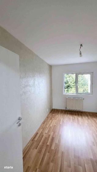 Apartament cu 3 camere decomandat în Narcisa