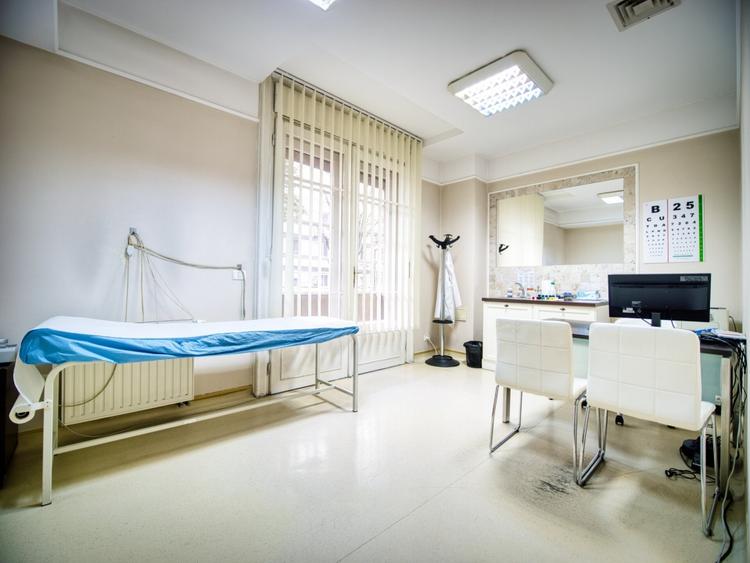 Spațiu comercial, de 602 mp, în Medicină