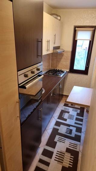 Apartament cu 2 camere semidecomandat în Podu Roș