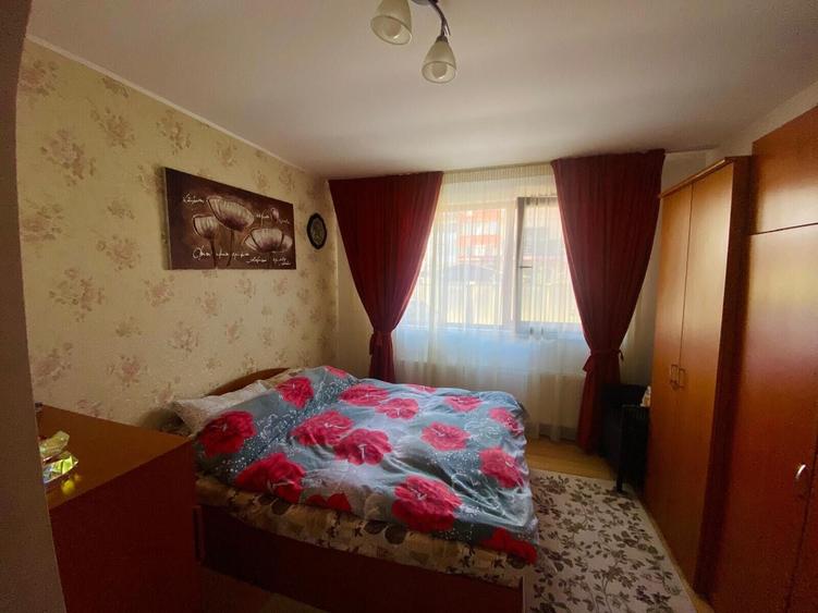 Apartament cu 3 camere decomandat, mobilat în Central