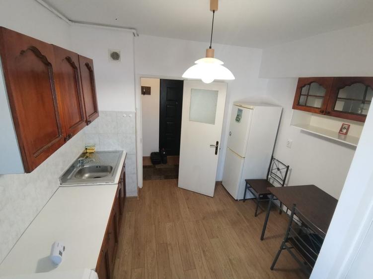 Apartament cu 2 camere decomandat în Exterior Vest