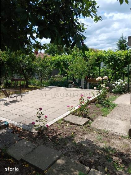 Casă cu 5 camere cu Teren 1000 Mp în Copou