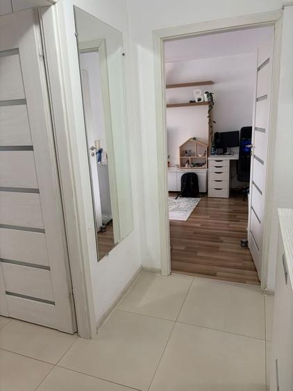 Apartament cu 3 camere, mobilat în 13 Septembrie