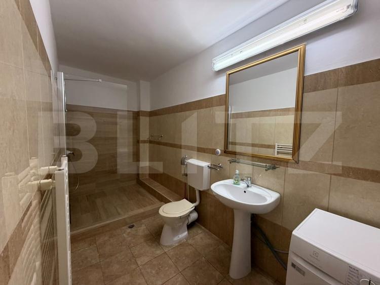 Apartament cu 2 camere semidecomandat, mobilat în Semicentral