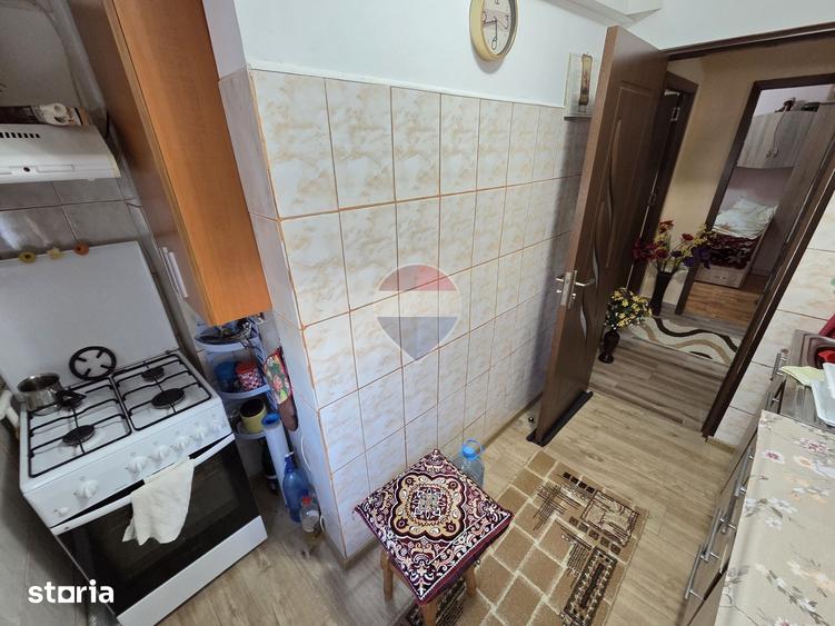 Apartament cu 3 camere decomandat în Sud