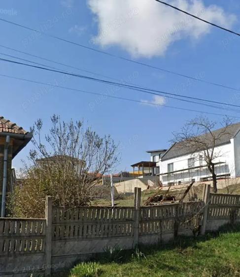 Teren de 500 mp, în Dezmir