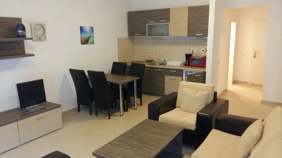 Apartament cu 2 camere semidecomandat, mobilat în Central