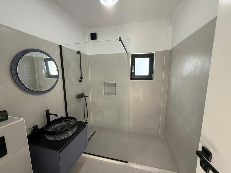 Casă individuală cu 3 camere cu Canalizare în Central