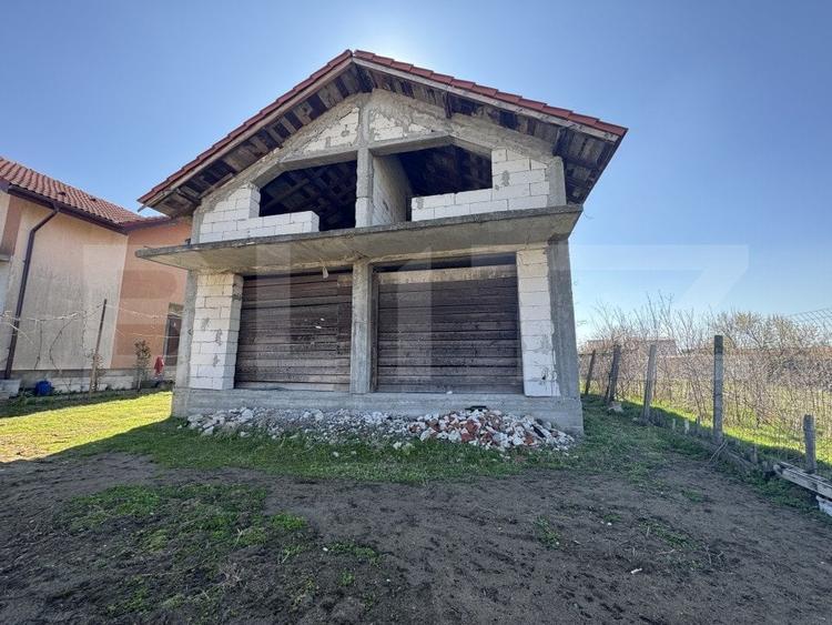 Casă individuală cu 4 camere cu Teren 420 Mp în Cernele