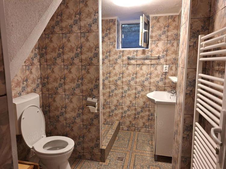 Vand casa in Resita, str. Mihail Kogalniceanu, caramida arsa. - 2