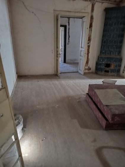 Casă individuală cu 5 camere cu Teren 400 Mp în Tineretului