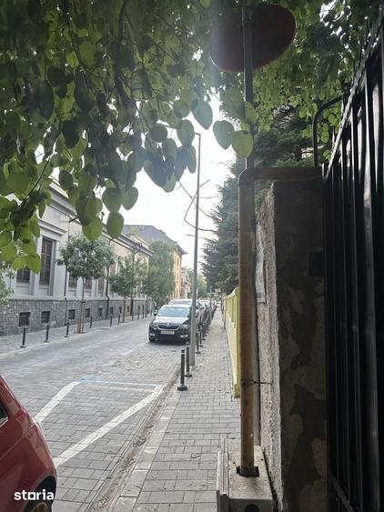 Apartament cu 3 camere în Rosetti