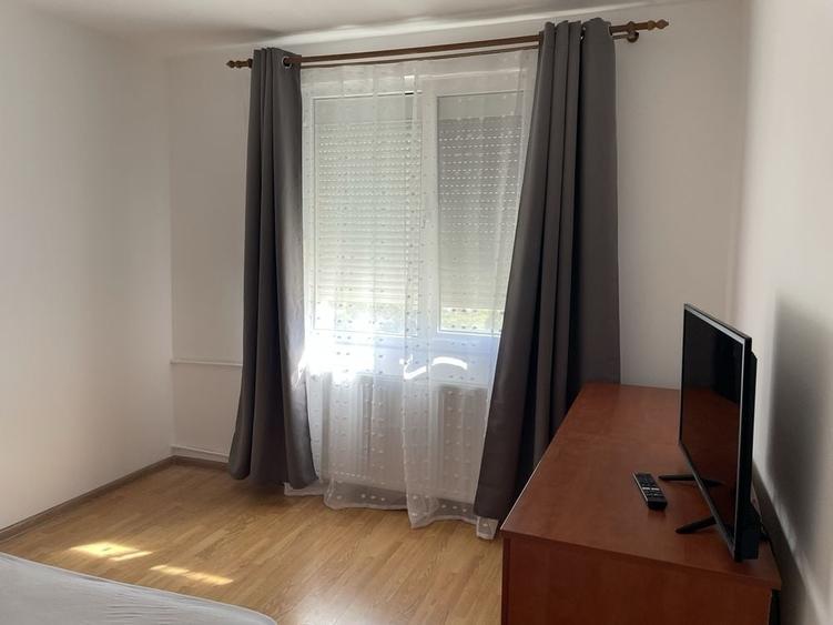 Apartament cu 3 camere decomandat în Giulești