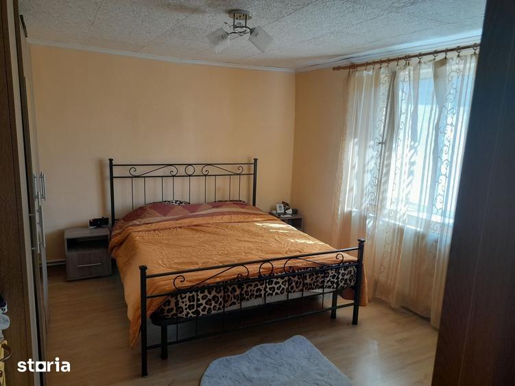 Casă cu 3 camere cu Teren 1000 Mp în Robănești