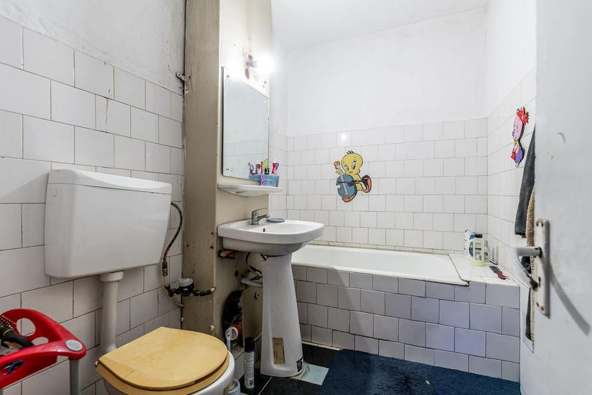 Apartament cu 4 camere decomandat în Micălaca