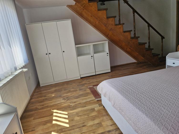 Apartament cu 4 camere semidecomandat în Circumvalațiunii