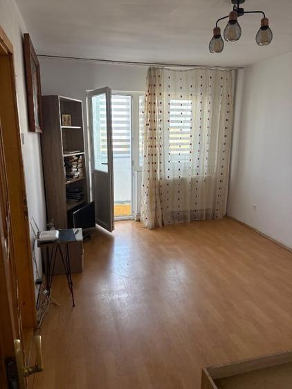 Apartament cu 2 camere decomandat în Aurel Vlaicu
