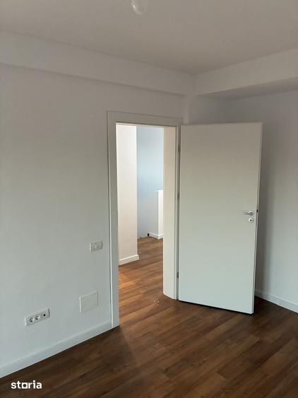 Casă cu 4 camere cu Teren 477 Mp în Central
