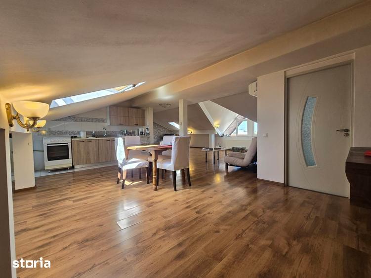 Apartament cu 4 camere decomandat în Dobroești