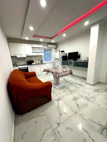 Apartament cu 3 camere decomandat, mobilat în Sebastian