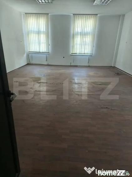 Spațiu comercial, de 1,883 mp, în Central