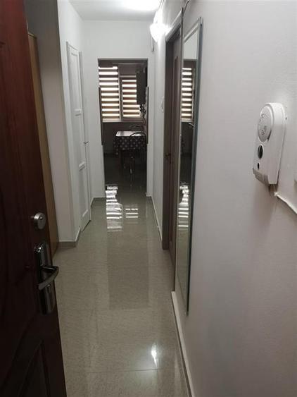 Apartament cu 2 camere decomandat, mobilat în Piața Unirii