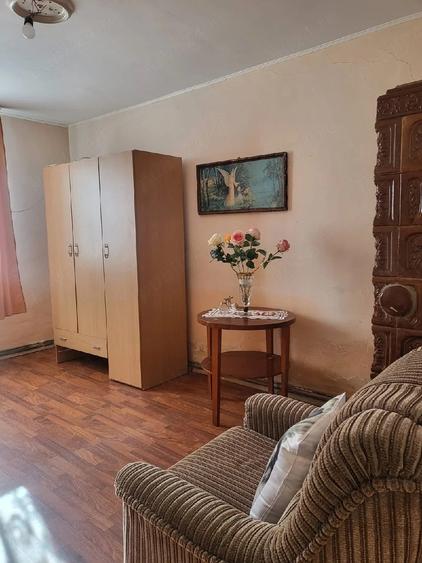 Casă cu 6 camere cu Teren 100 Mp în Central