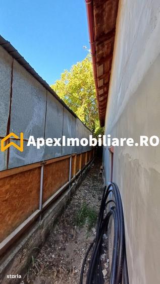 Casă cu 4 camere cu Teren 241 Mp în Apărătorii Patriei
