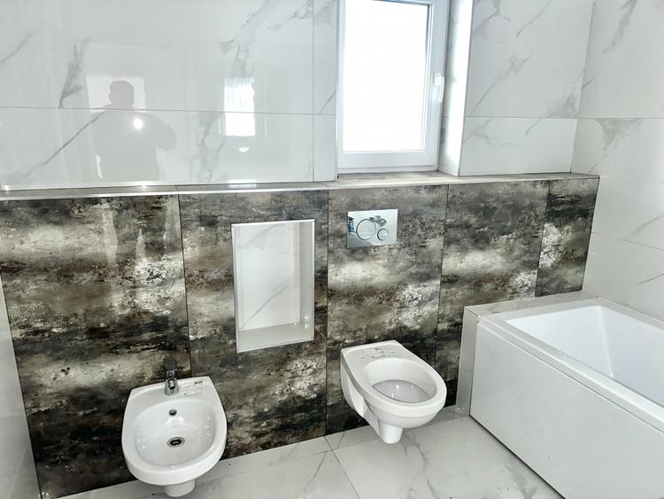 Casă individuală cu 4 camere cu Canalizare în Cetate