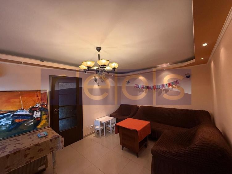 Apartament cu 4 camere semidecomandat, mobilat în Tineretului