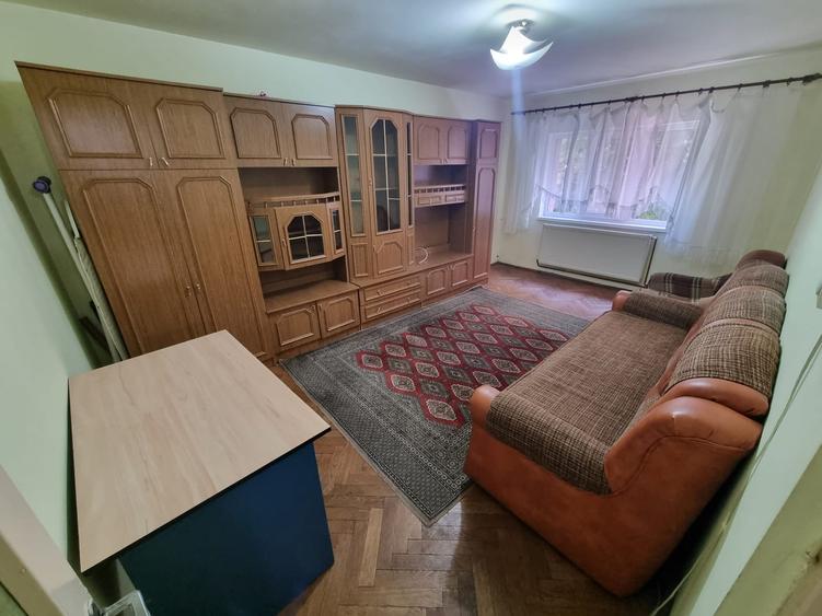 Apartament cu 2 camere decomandat în Tolstoi